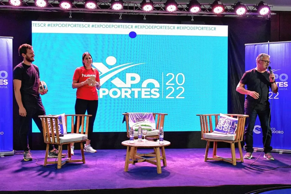 Handball: Federico Fernández y Antonella Mena disfrutaron de la Expo Deportes 2022