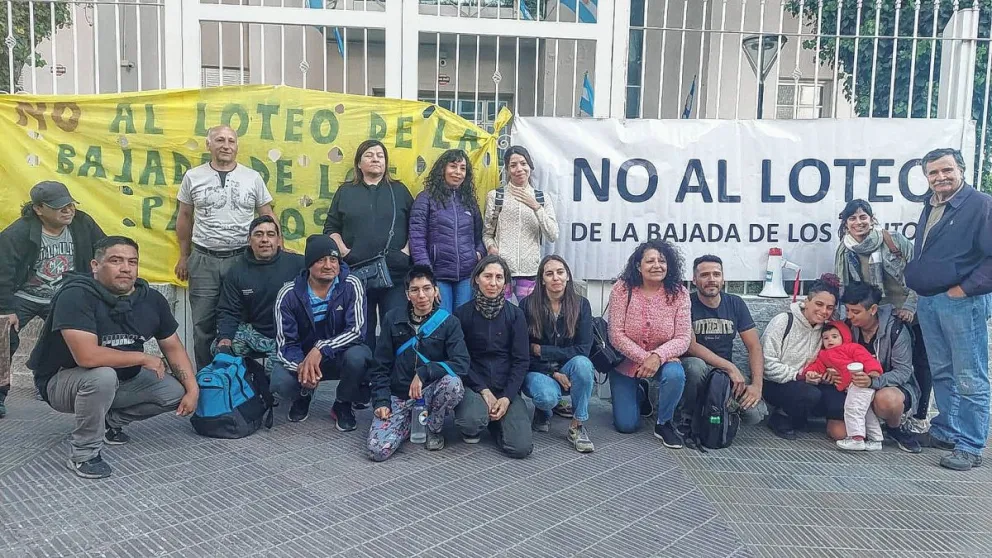 Vecinos autoconvocados se movilizan en defensa de la playa La Bajada de los Palitos
