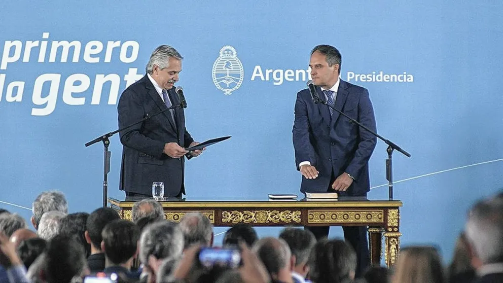 Fernández le tomó juramento a Maggiotti y destacó la imagen de Ferraresi: "Te han dejado la vara muy alta"