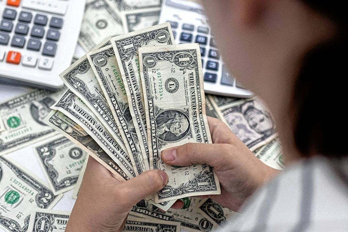 Se aceleró la salida de reservas y hay alerta en el equipo económico