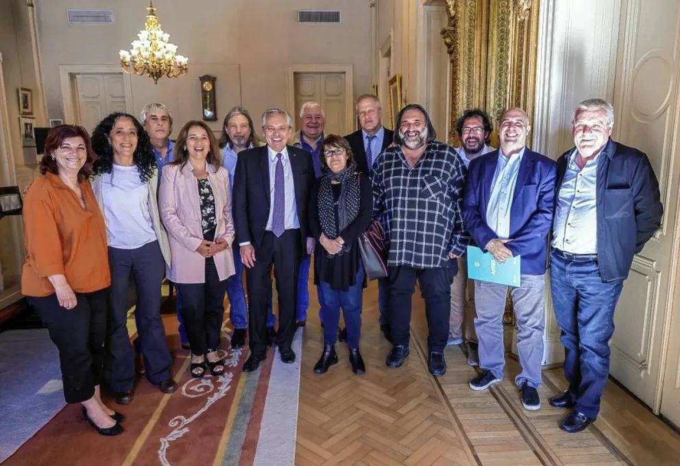 El Presidente hizo anuncios para los jubilados docentes y de Luz y Fuerza