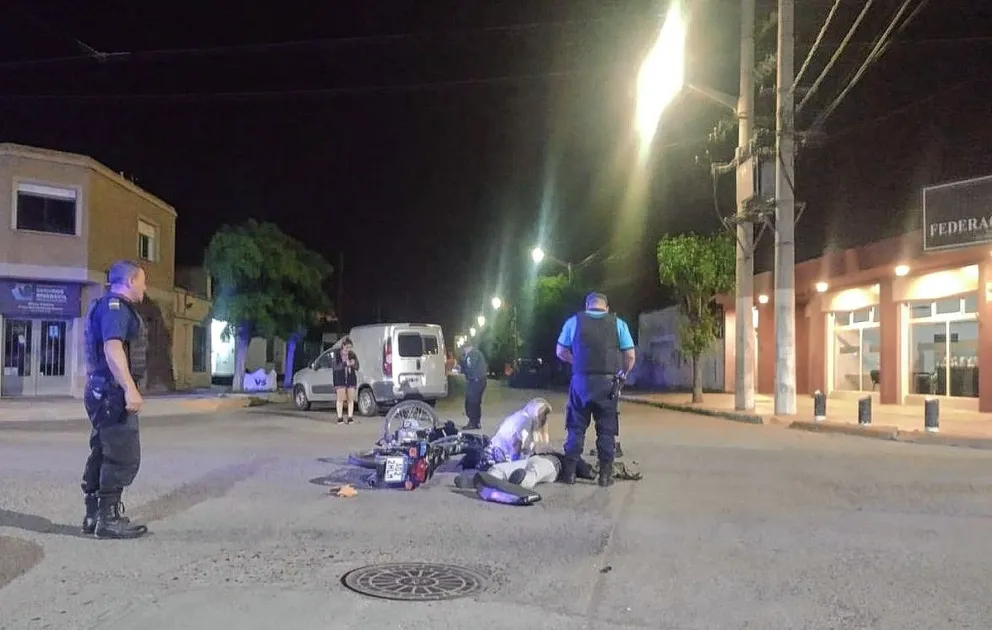 Tres lesionados, dos de ellos con heridas graves,  en sucesión de accidentes viales en Trelew