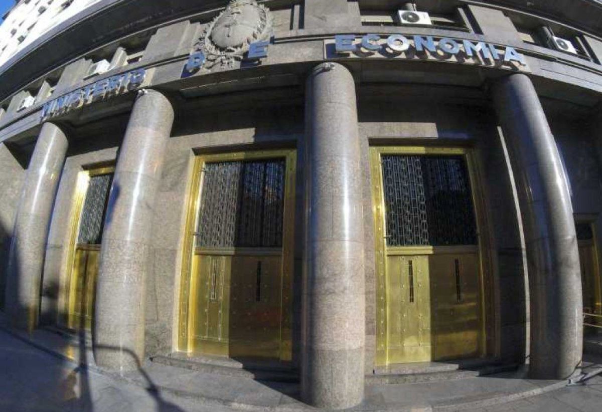 El Tesoro licita bonos por bajo monto y testea al mercado con vistas a un canje de deuda