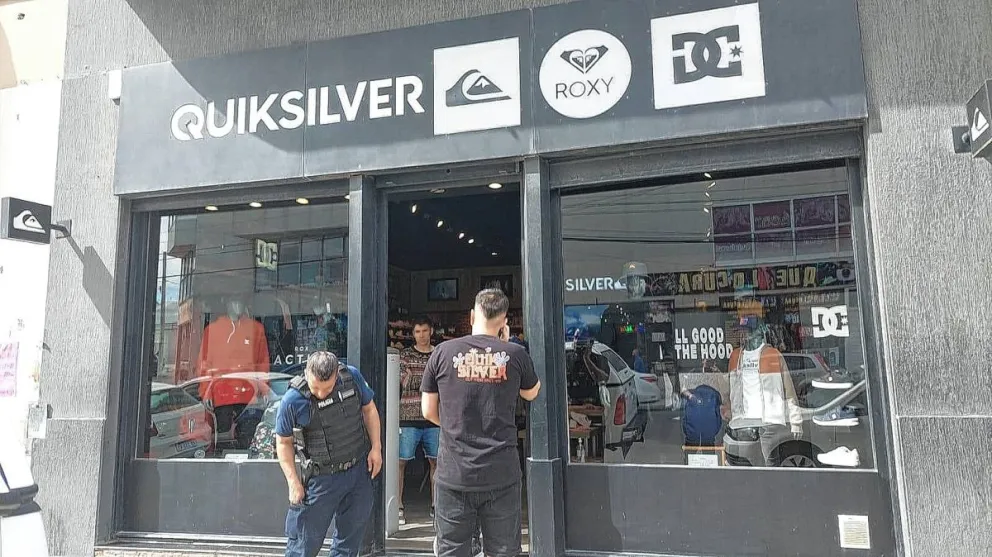 Quiso robar ropa en dos tiendas céntricas y terminó preso