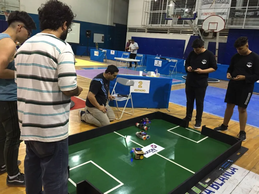 Escuelas chubutenses participaron de la Competencia Internacional de Robótica en Bahía Blanca