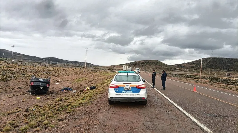 Una mujer fallecida y otros tres heridos tras un vuelco vehicular sobre la Ruta Nacional 26