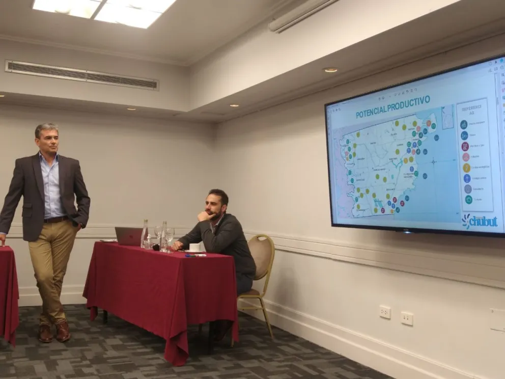 Comodoro Rivadavia: Los ministros Cavaco y Cerdá disertaron en el cierre de un programa de líderes emprendedores