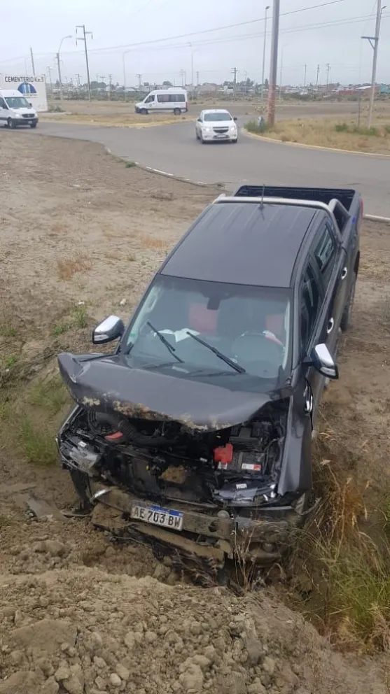 Conducía alcoholizado, y terminó en un canal de desagüe en zona norte