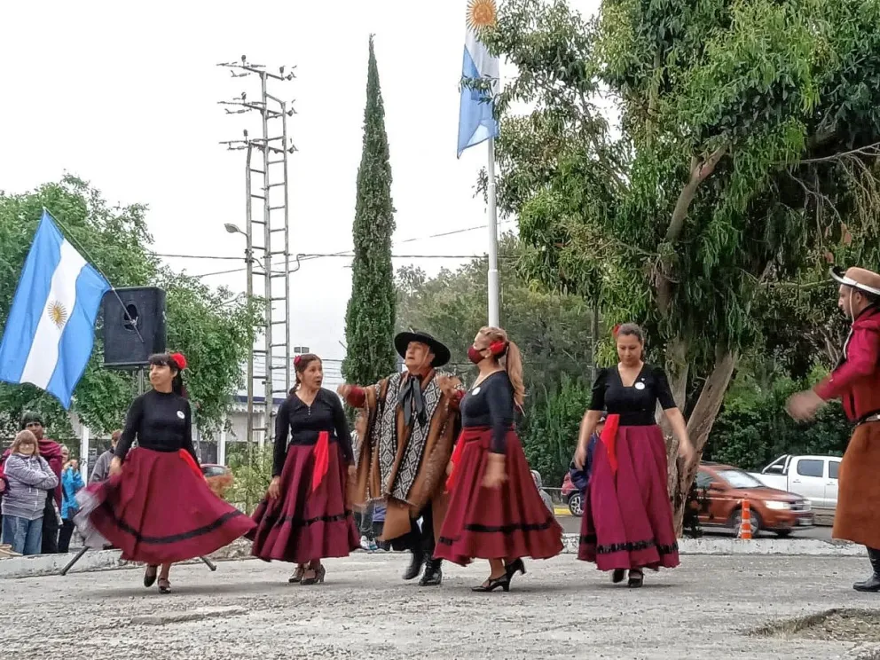Gran festejo tradicionalista de un barrio y un centro comercial con historia propia