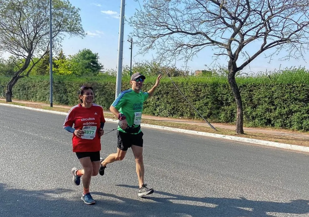 Historias de superación: Quedó ciega por una retinosis pigmentaria y ahora es atleta de maratón