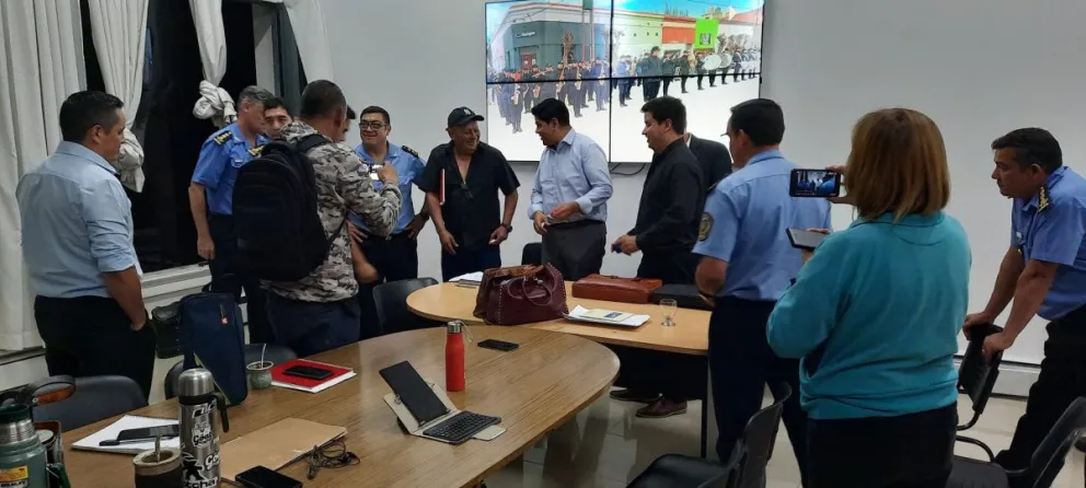 Acordaron un 8 por ciento de aumento para policías más un adicional no remunerativo