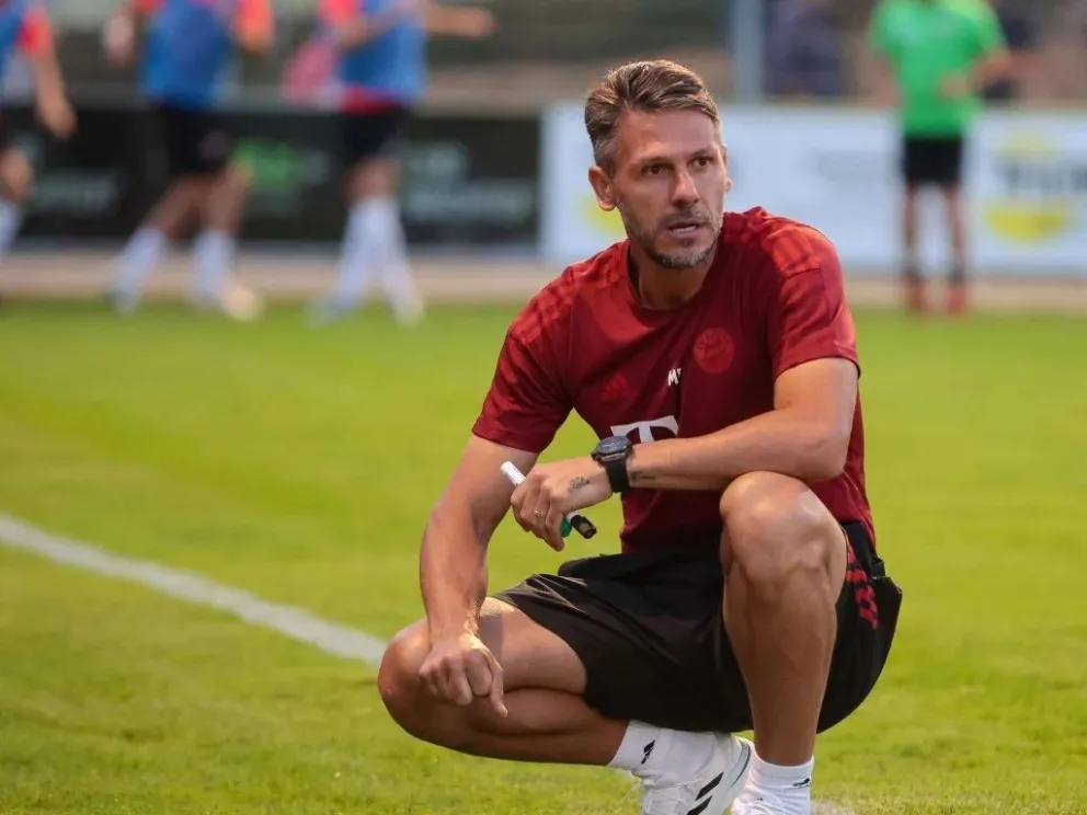 Martín Demichelis llegó a la Argentina para firmar su contrato como entrenador de River