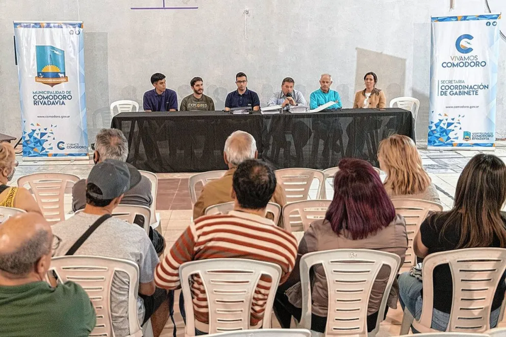 Vecinos de barrio Pueyrredón recibieron detalles de la obra del canal de avenida Chile