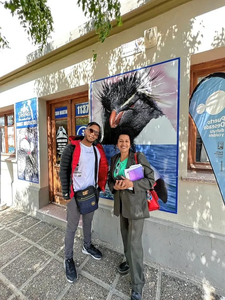Artista venezolano que reside en Comodoro se lució en la apertura turística de Deseado