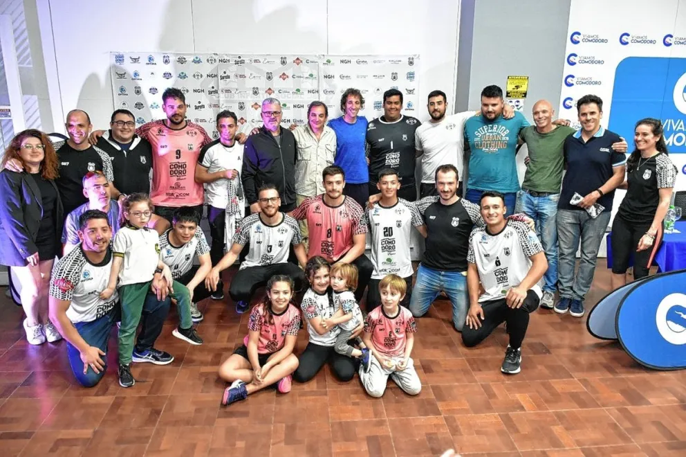 Nueva Generación presentó su nueva indumentaria