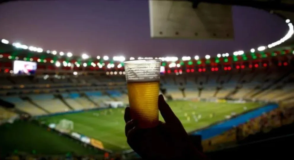 Qatar prohibió la venta de alcohol en los estadios del Mundial