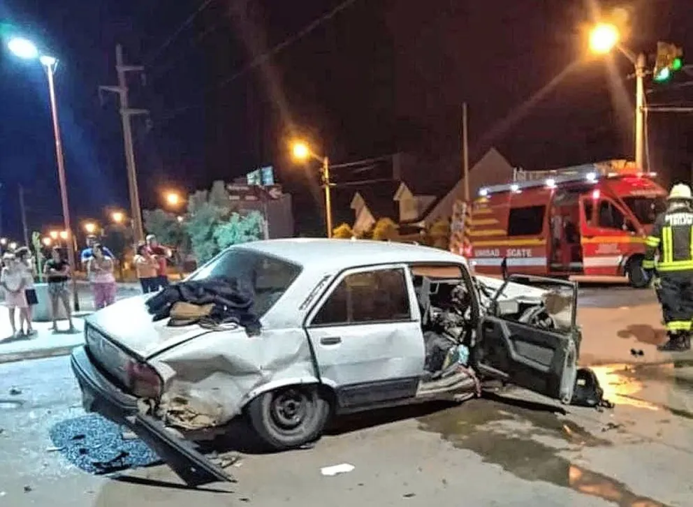 Ex funcionario manejando alcoholizado provoca accidente en el que casi mata a una familia 