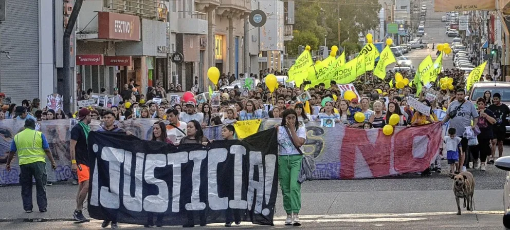 Padres del Jardín Nº 406 denuncian violencia, persecución y hostigamiento