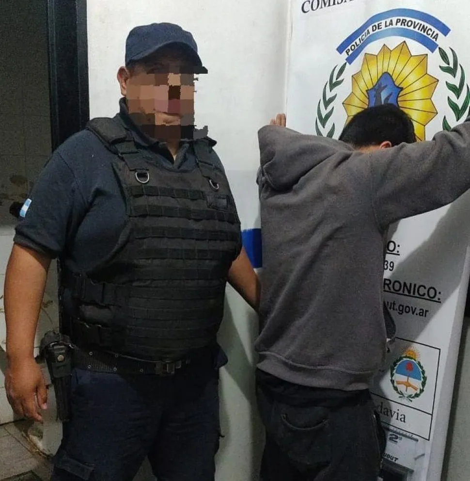 Una pareja fue detenida por intentar sustraer un vehículo 