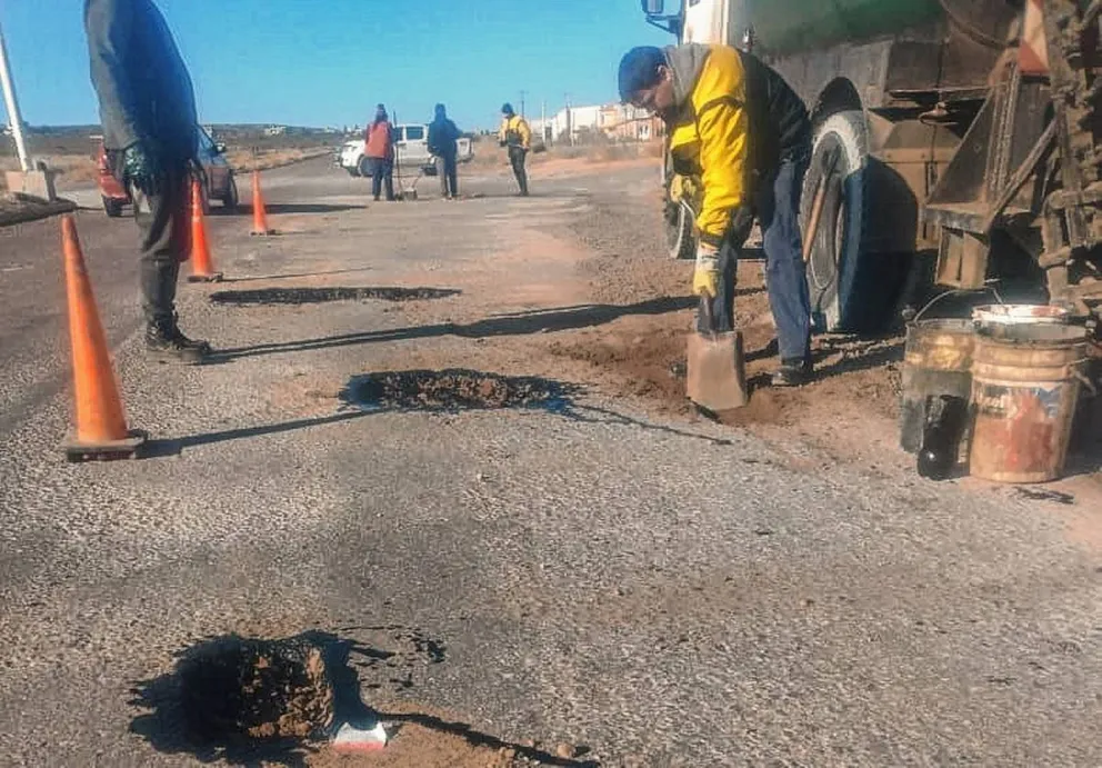 Ejecutarán un plan estratégico de bacheo en distintas rutas del territorio chubutense