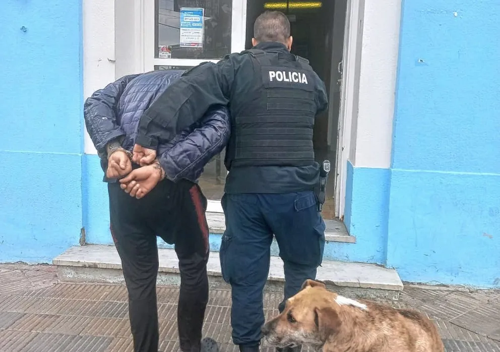 Golpeó a su pareja en el hospital y fue detenido