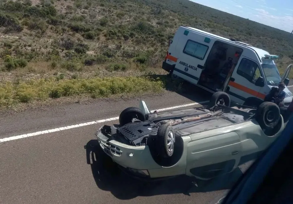 Una mujer de Ushuaia falleció en un vuelco en la ruta 3 entre Garayalde y Uzcudúm