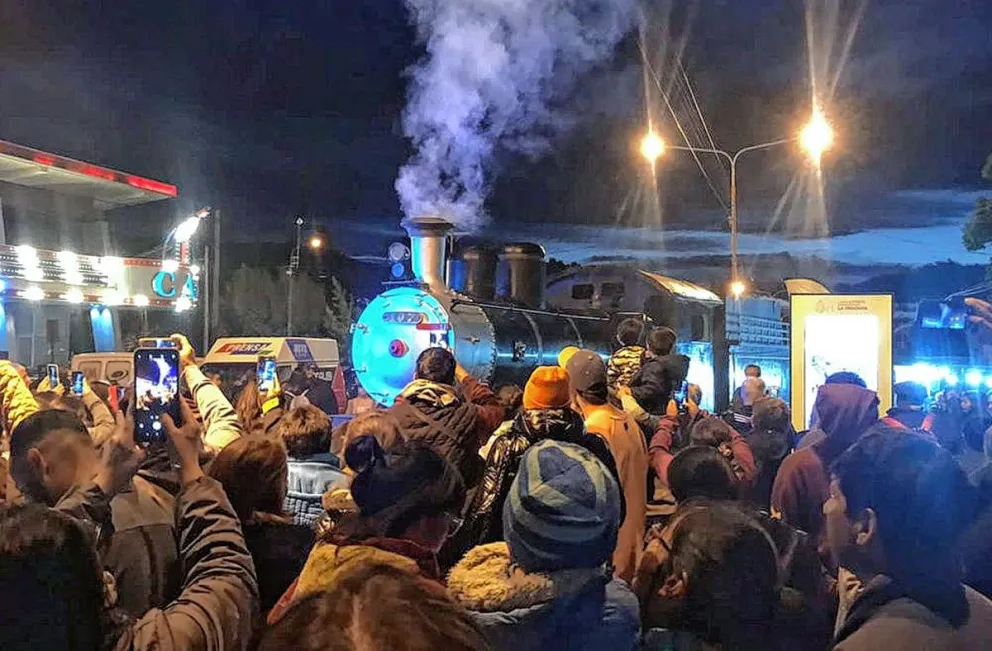 La emblemática “trochita” de Esquel convertida en nuevo atractivo turístico