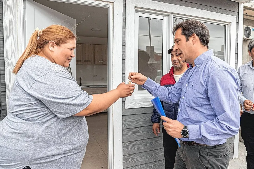 Entregaron dos nuevas viviendas sociales en la zona norte de Comodoro