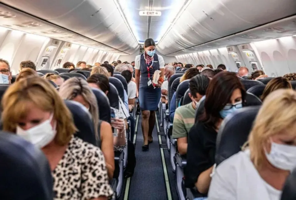 Brasil volvió a exigir el uso obligatorio de barbijo en aeropuertos y aviones por el aumento de casos de Covid-19