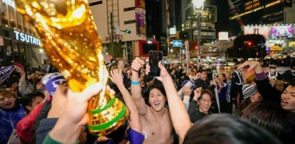 El llamativo festejo del pueblo japonés en las calles de Tokio