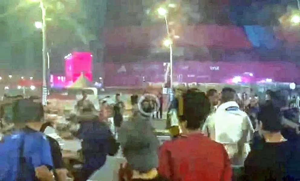 Video: graves incidentes entre hinchas de Argentina y México en Doha
