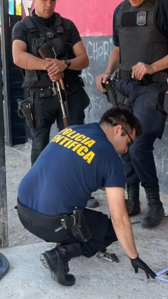 Chocaron, comenzaron una riña y uno de ellos tenía un arma en la camioneta