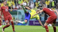 Video: el golazo de tijera con el que Richarlison selló el triunfo de Brasil sobre Serbia en el debut