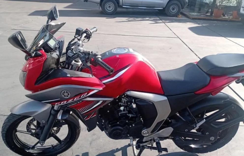 A un policía le robaron la moto del frente de su casa en Trelew