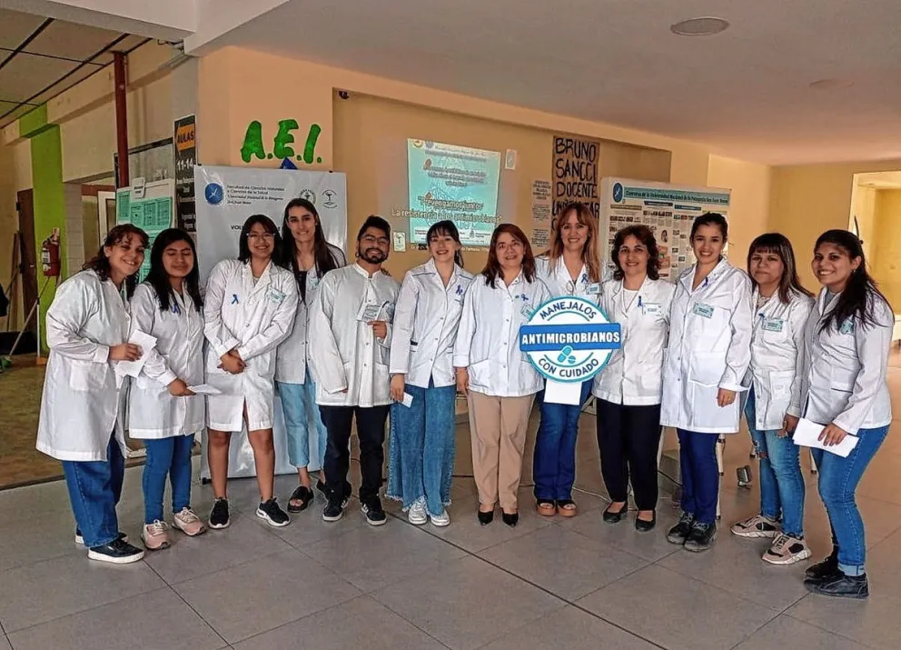 El colectivo de Farmacia de la UNPSJB se sumó a la campaña “Prevengamos juntos la resistencia a los antimicrobianos”