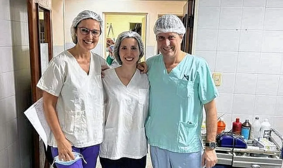 Salud realizó tres implantes cocleares a dos niños de la provincia