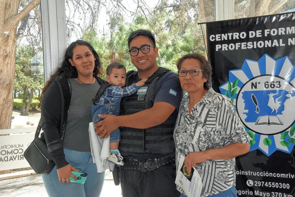 Entregaron certificados a 30 empleados policiales que finalizaron capacitaciones