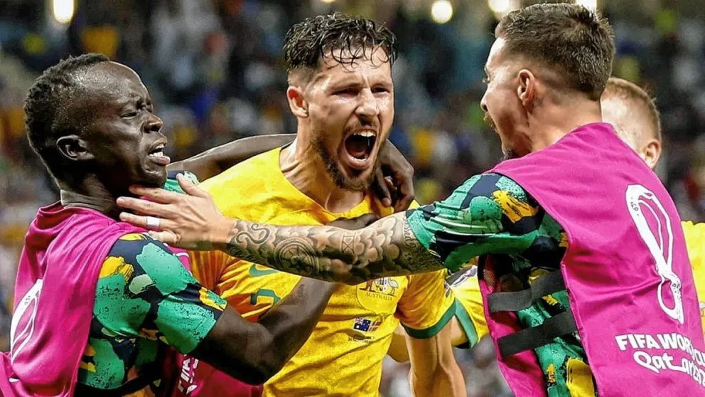Australia venció a Dinamarca y se clasificó a los octavos de final