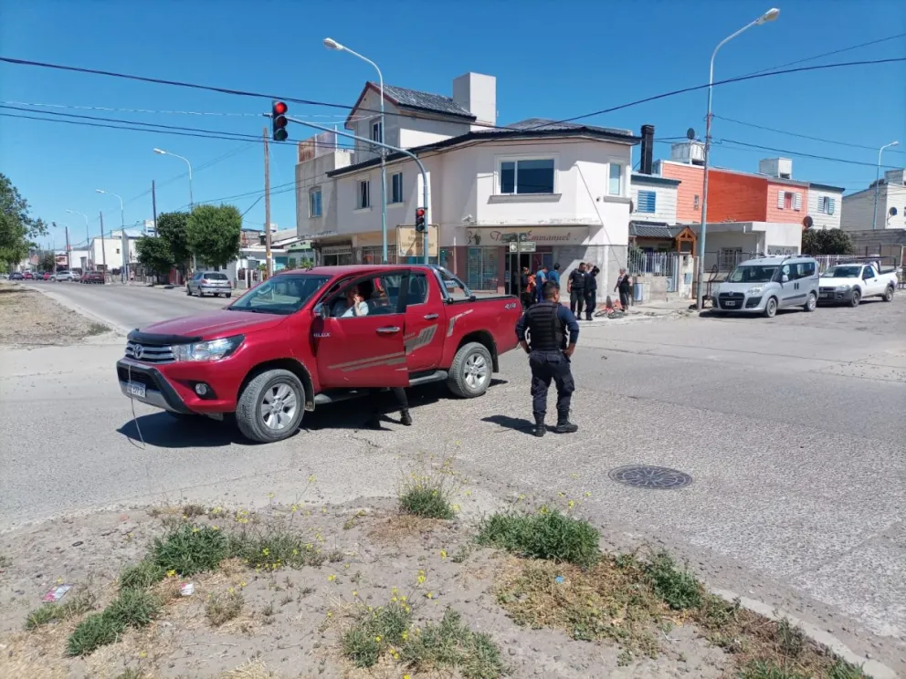 Embistió a un menor que circulaba en bicicleta, pero milagrosamente el niño resultó ileso
