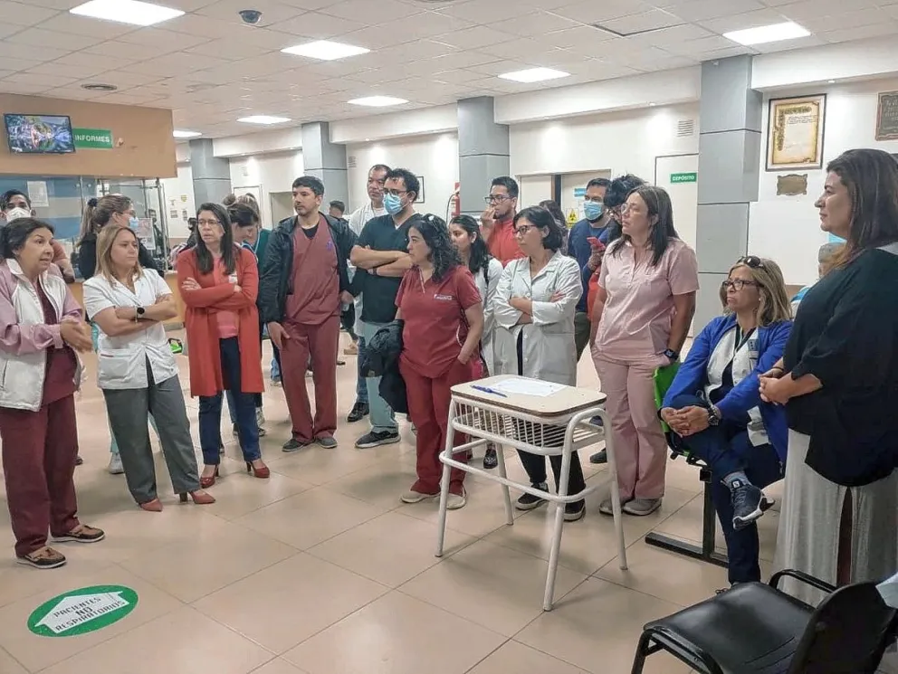 Médicos convocan a un abrazo simbólico al Hospital Regional para mañana