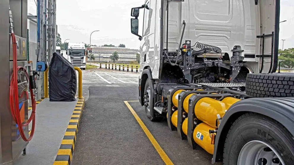 Las estaciones de GNC deberán cumplir con una nueva norma para poder cargar a colectivos y camiones