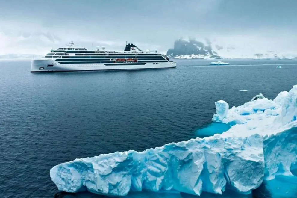 Tragedia en Tierra del Fuego: una ola gigante golpeó un crucero y murió una turista