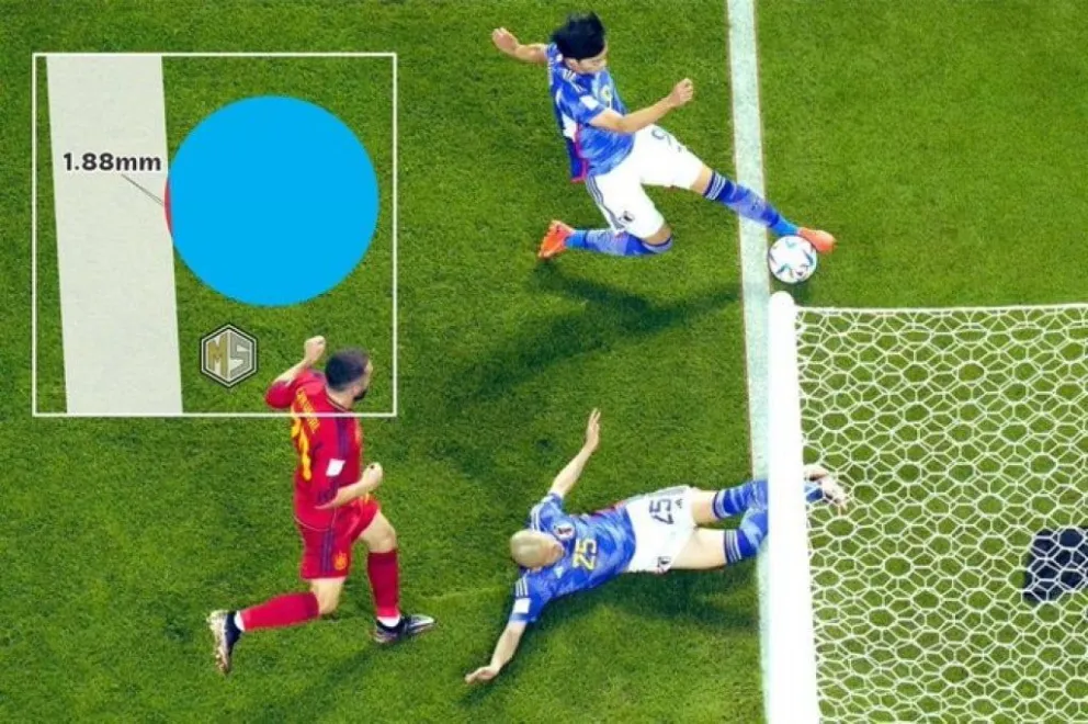 De no creer: afirman que la pelota del gol de Japón no salió del campo de juego por 1,88 milímetros