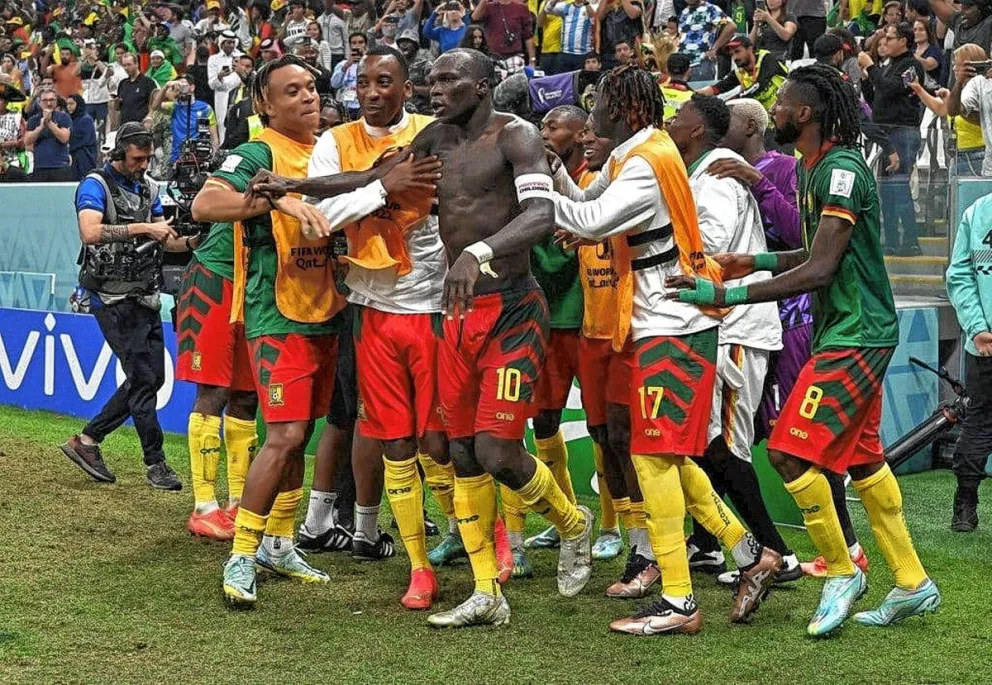 Camerún dio el batacazo ante Brasil pero no le alcanzó para meterse en octavos