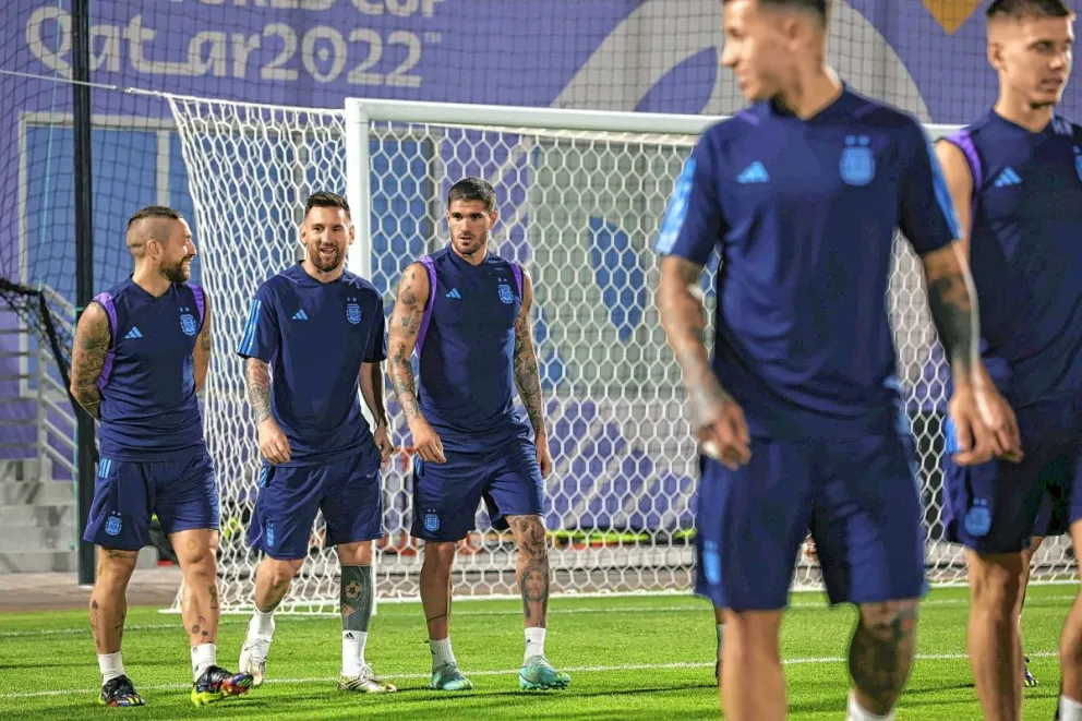 La Selección argentina se entrenó por última vez antes del partido con Australia y Scaloni mantiene dos dudas