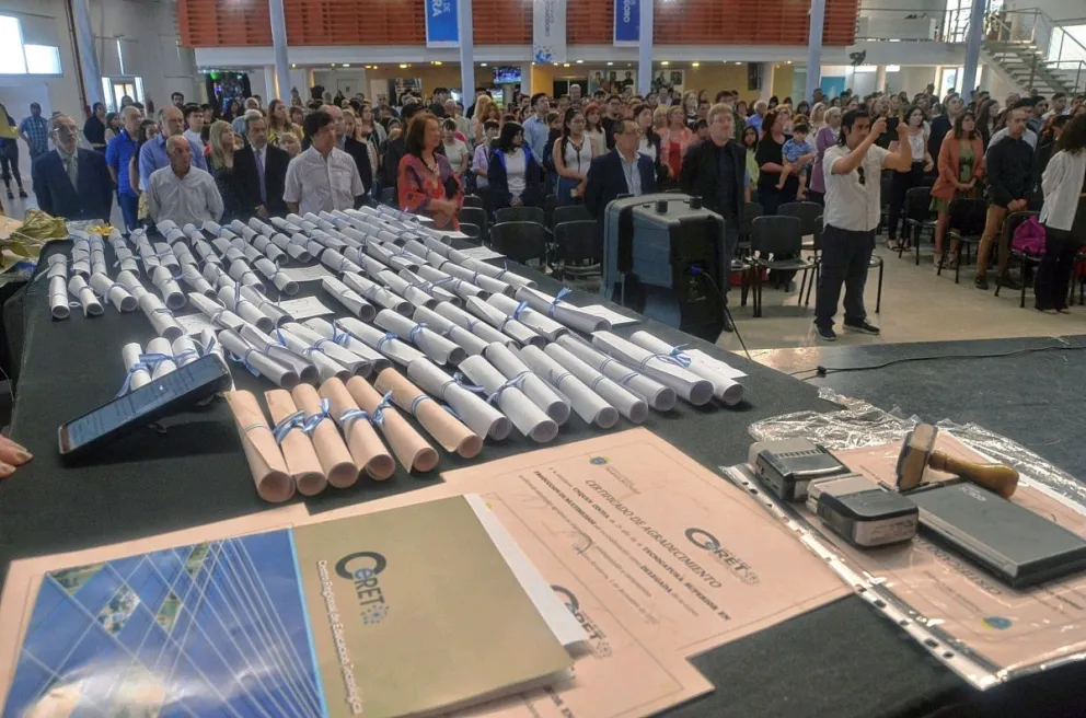 El ISET 812 cumplió 25 años y promocionó a más de 150 nuevos técnicos superiores