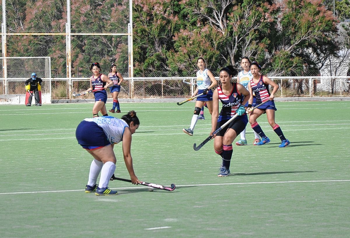 Mañana se inicia la clínica de hockey a cargo de Pablo Lombi