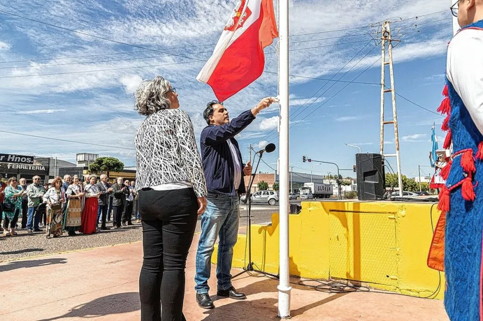 El Municipio acompañó el festejo por el centenario de la Asociación Polonesa Dom Polski