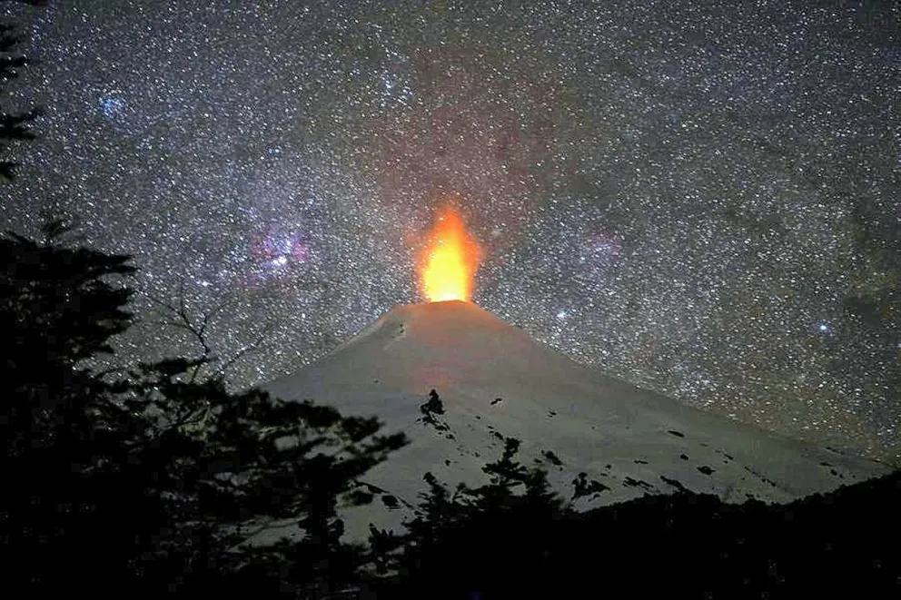 El lago de lava se acerca a la superficie del volcán Villarrica