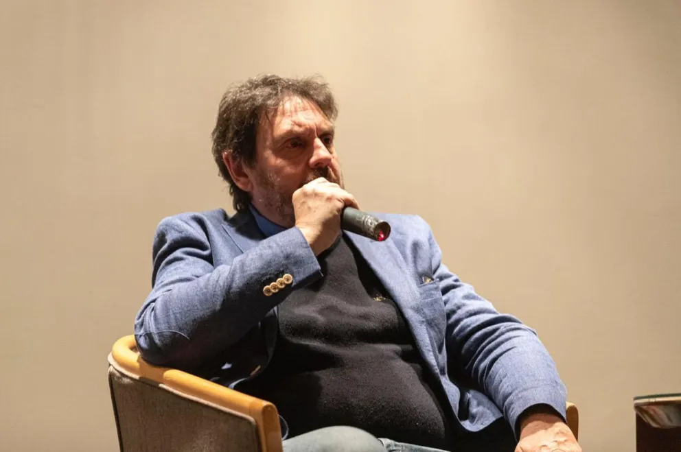 Felipe Pigna presenta mañana en Comodoro su libro sobre los 100 años de YPF